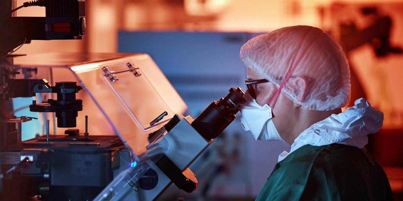 Científico laboratorio Tres Cantos